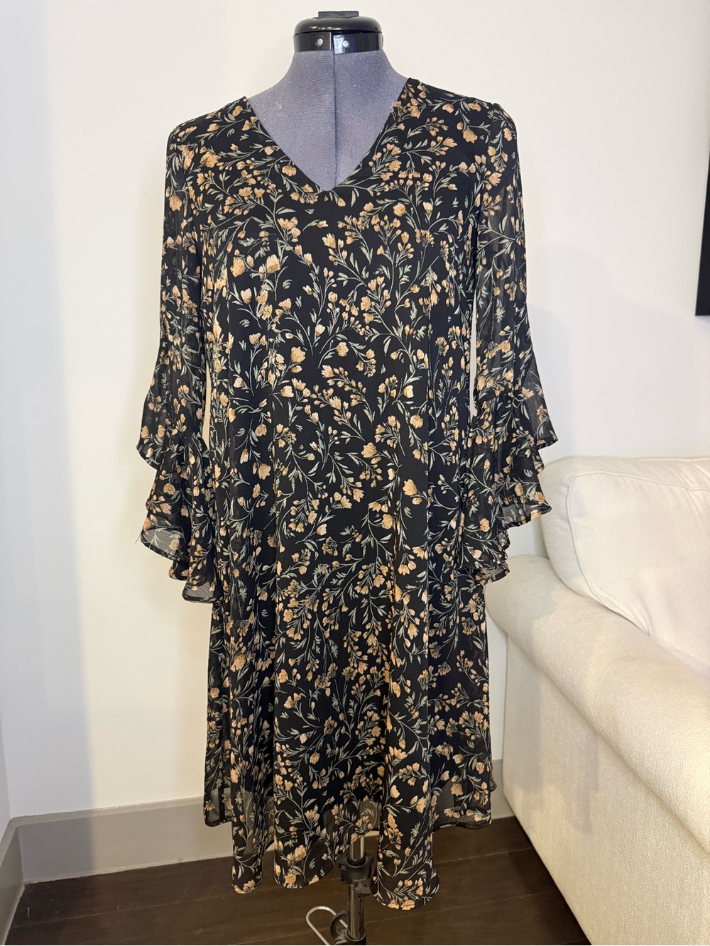 Calvin Klein Floral 3/4 Sleeve Flutter Sleeve Size 2